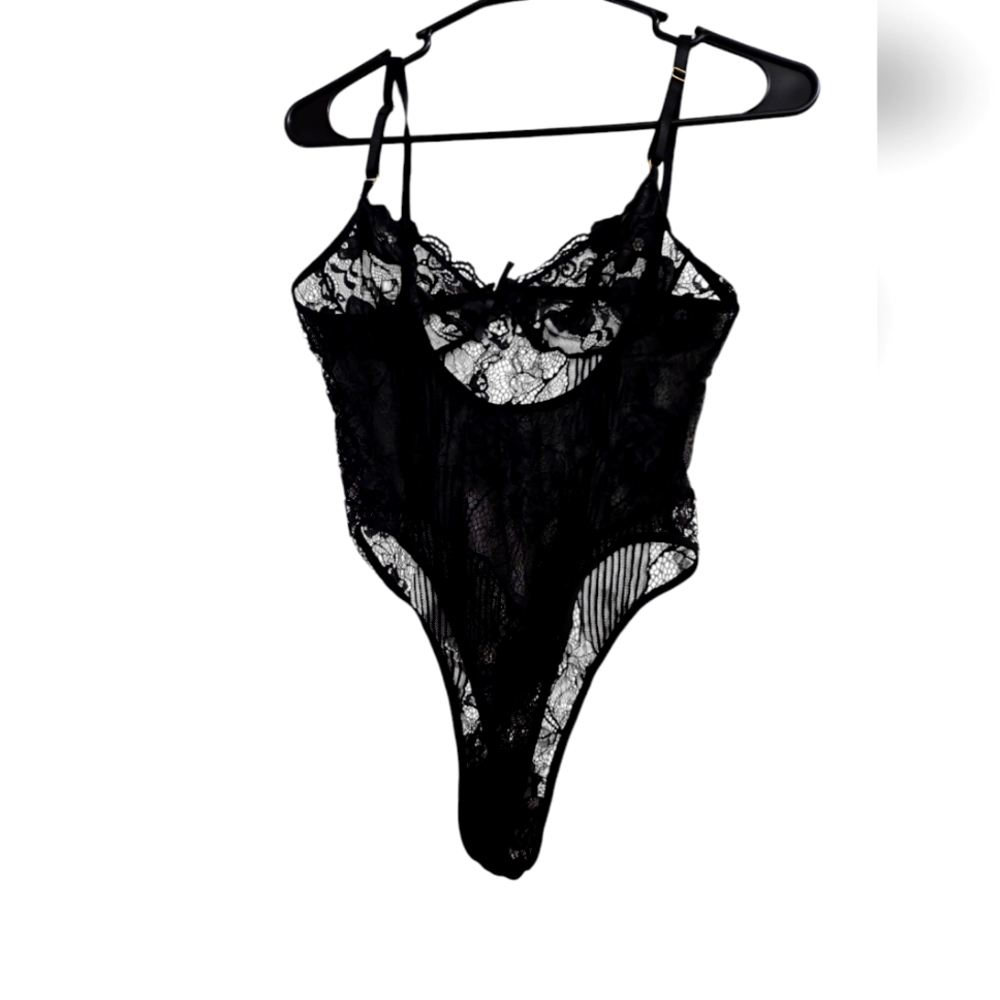Lace body suit
